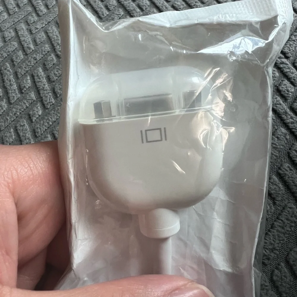 Apple DVI to VGA Display Adapter